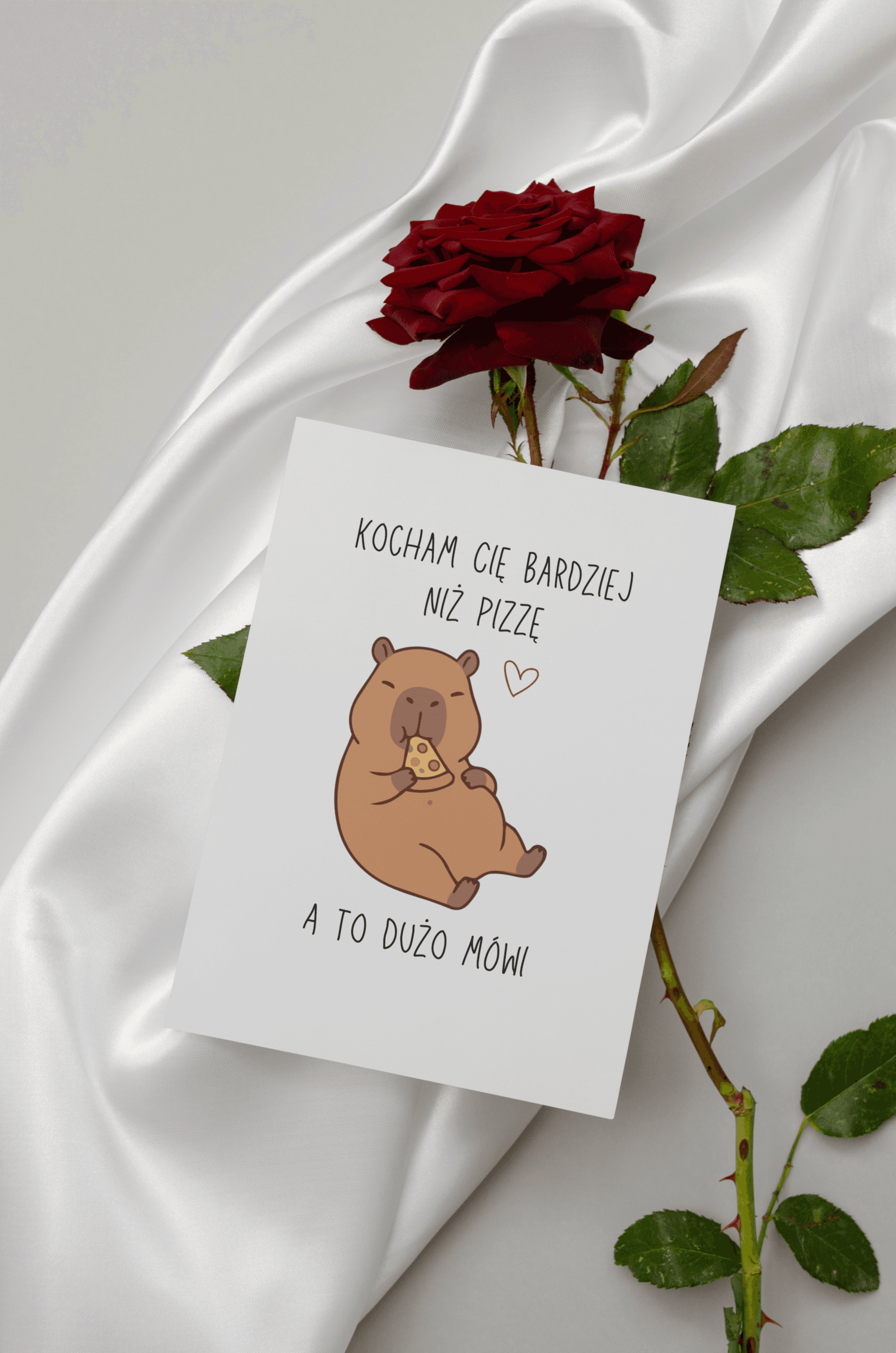 Kartka Kocham Cię bardziej niż pizzę, a to dużo mówi